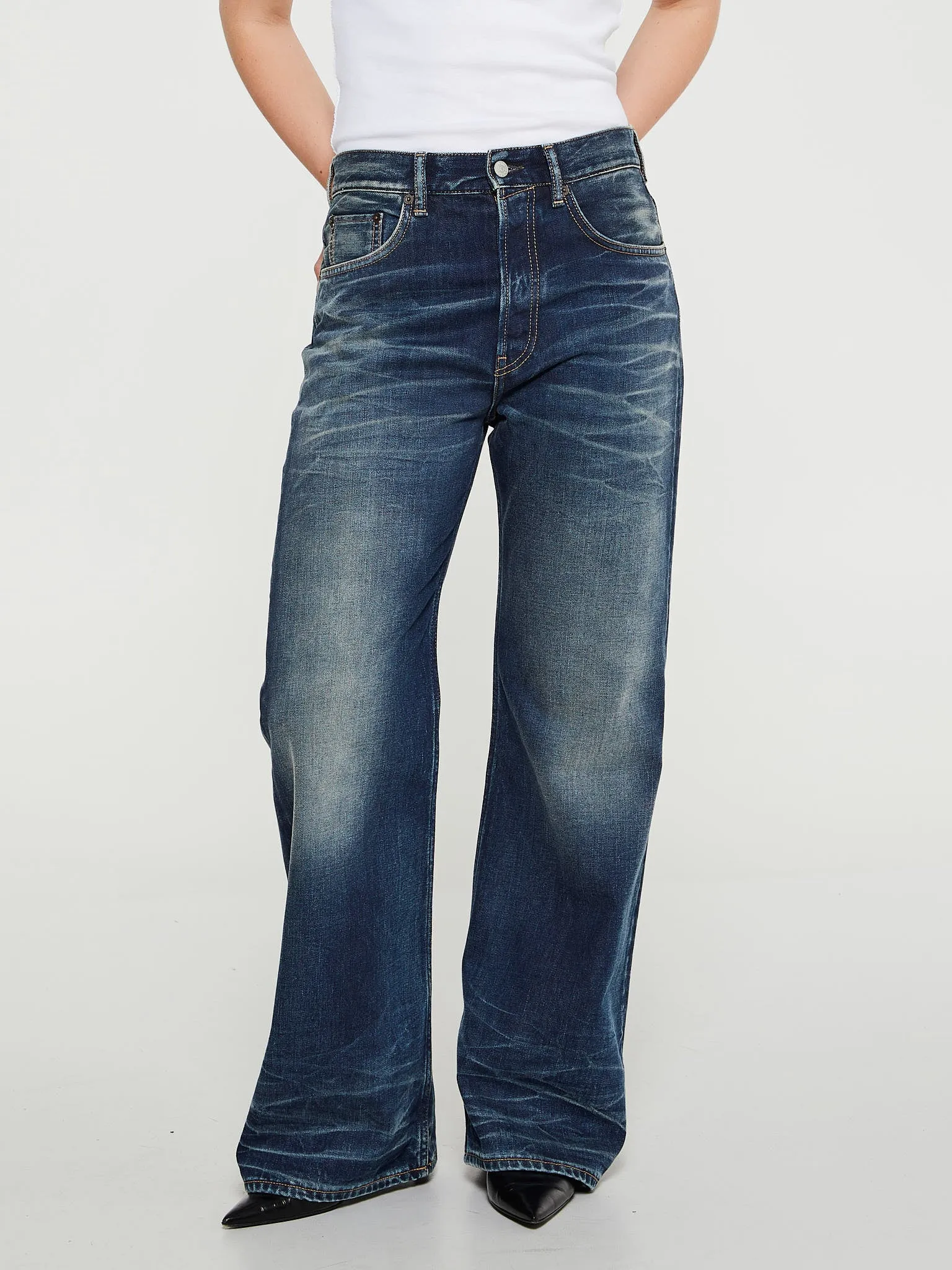 2021F Loose Fit Jeans in Broadway