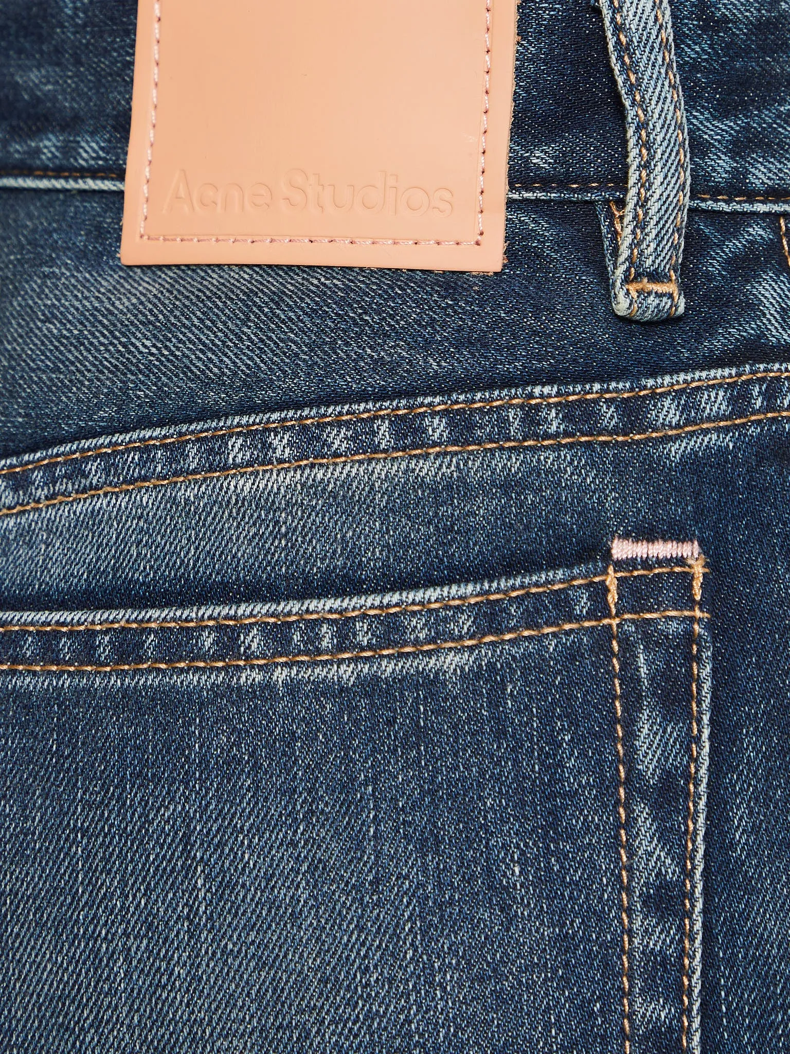 2021F Loose Fit Jeans in Broadway
