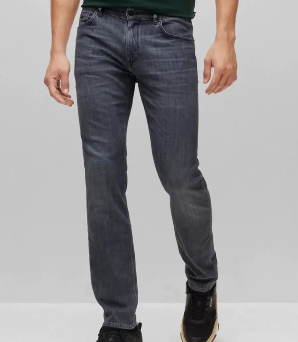 Sure, here is an optimized title for the e-commerce product:

Hugo Boss Maine3 Mens Slim-Fit Grey Jeans - Style 50488508
