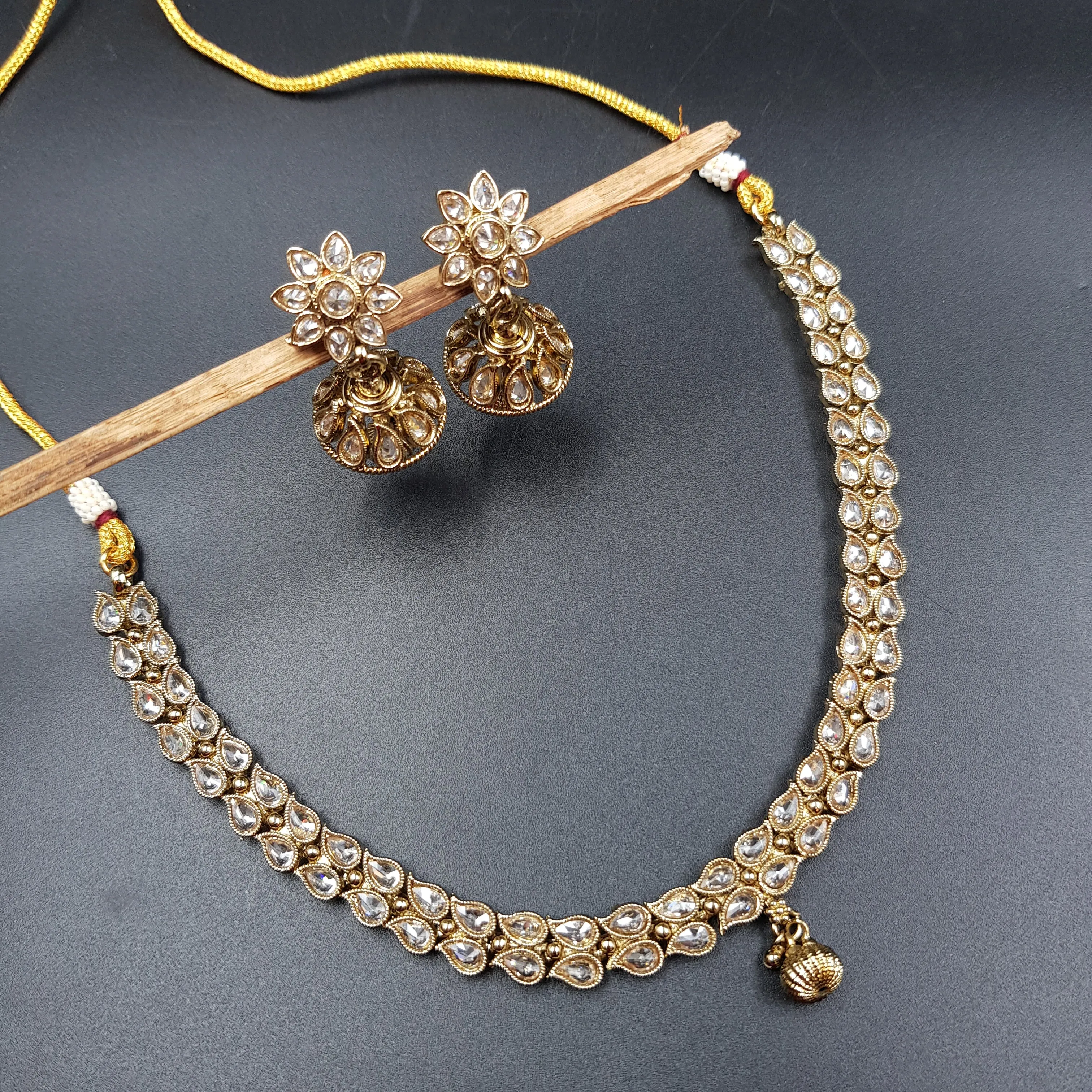 Round Neck Antique Necklace Set 3666-28