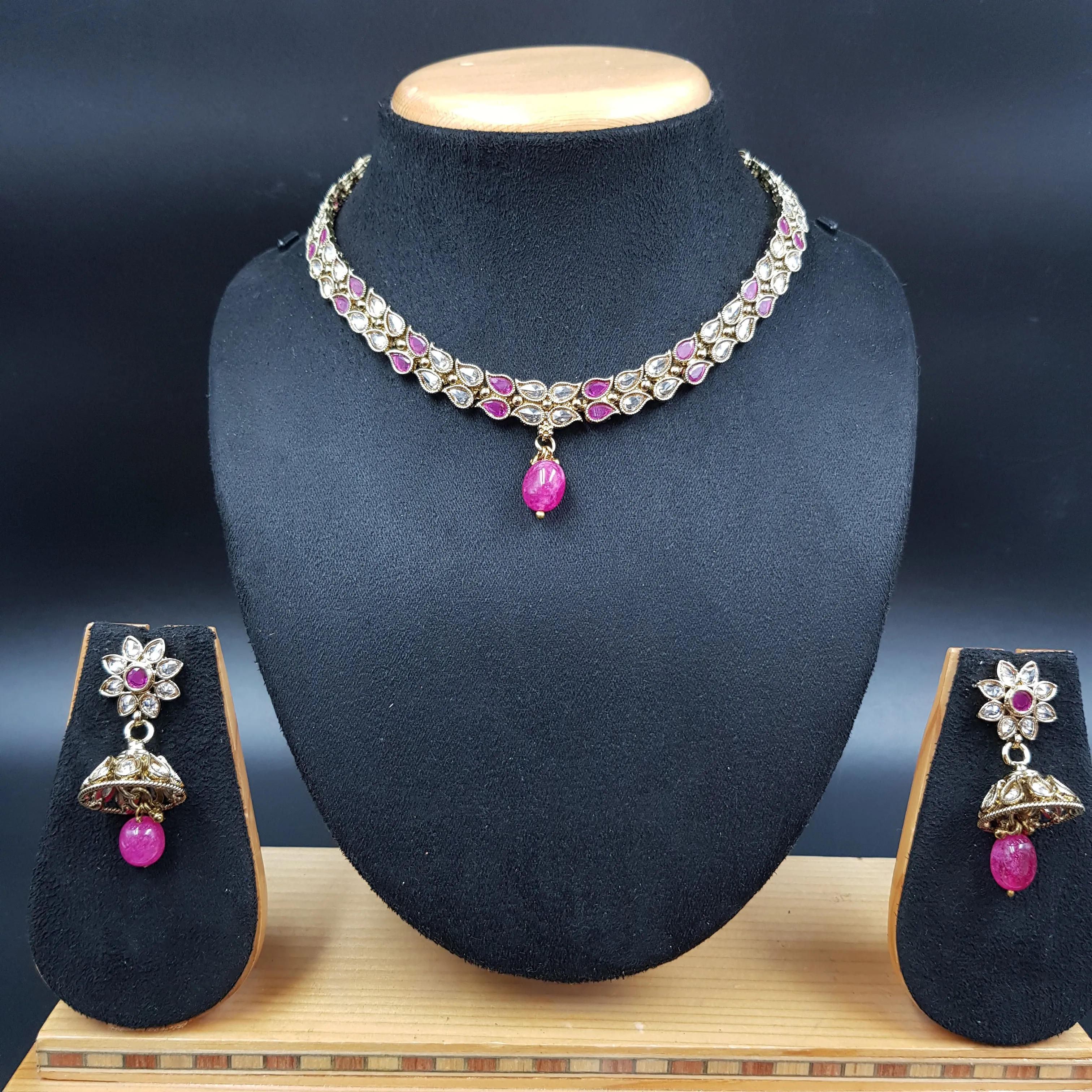 Round Neck Antique Necklace Set 3666-28