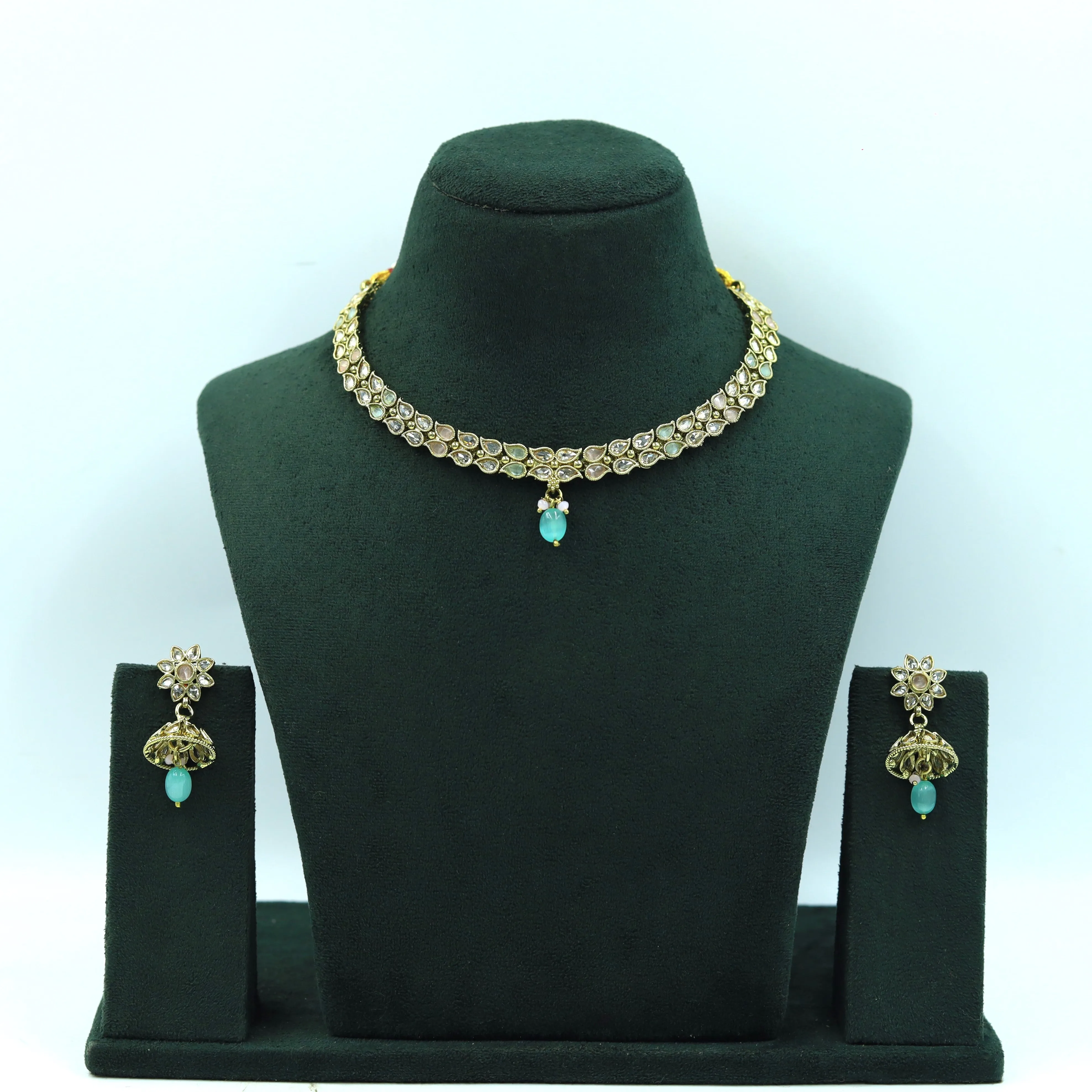 Round Neck Antique Necklace Set 3666-28