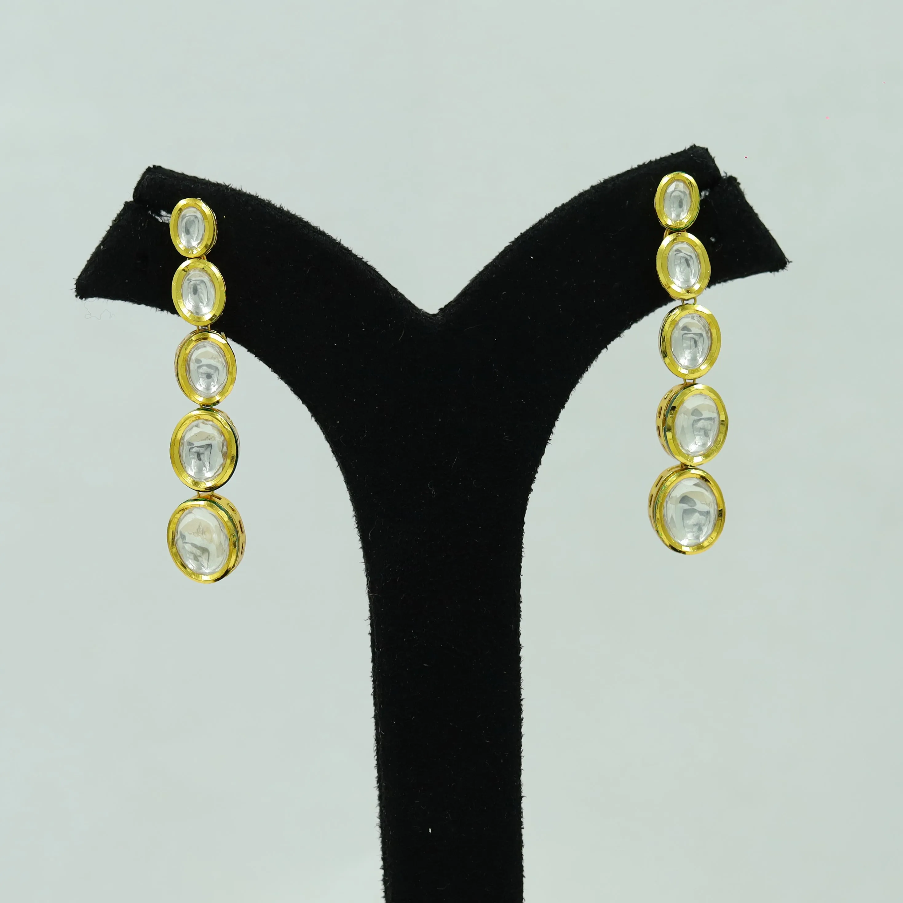 Round Neck Kundan Necklace Set 12190-28