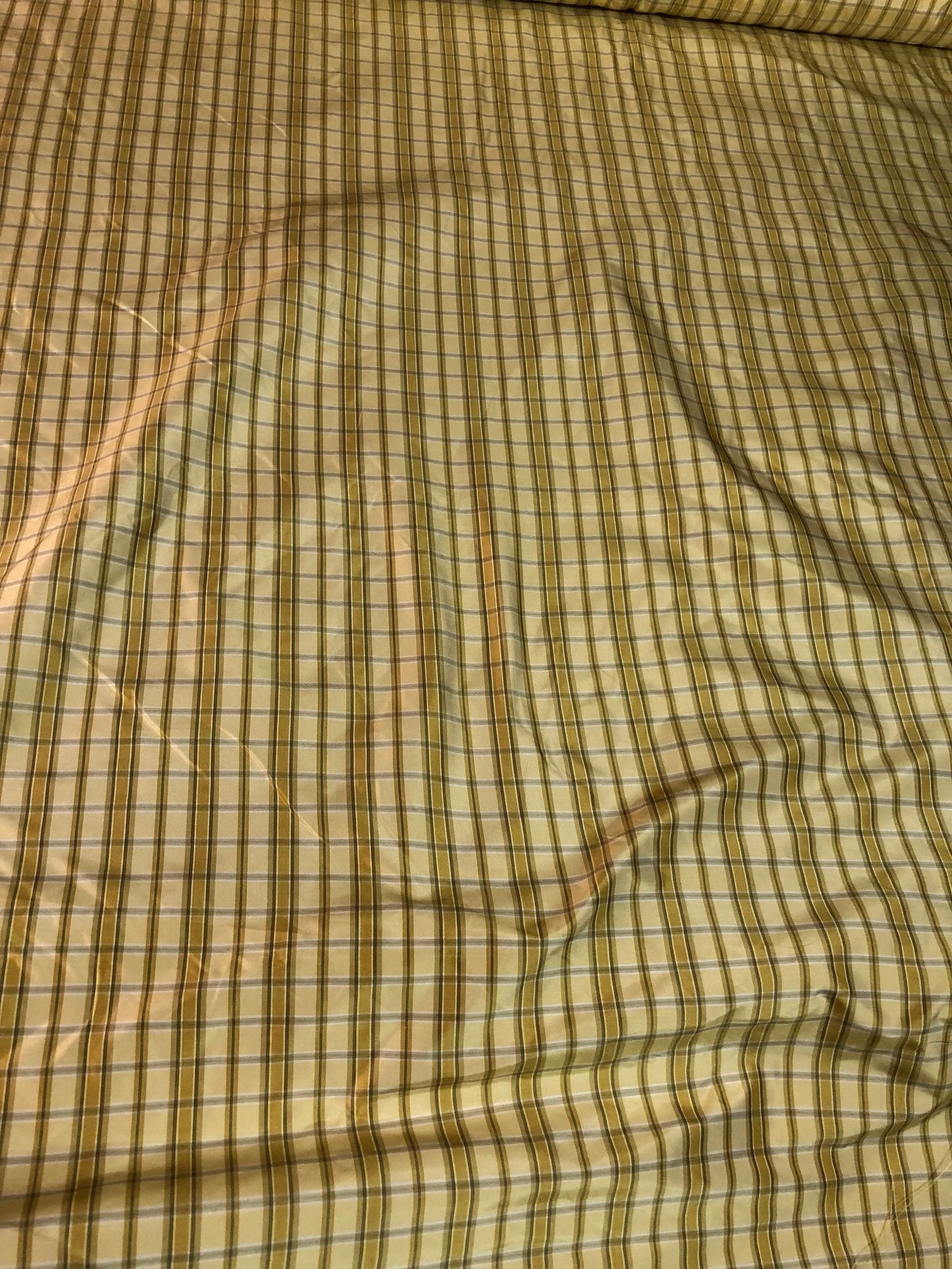 Silk taffeta plads 54&quot; wide                               Light yellow gold combination    Sold by the yard